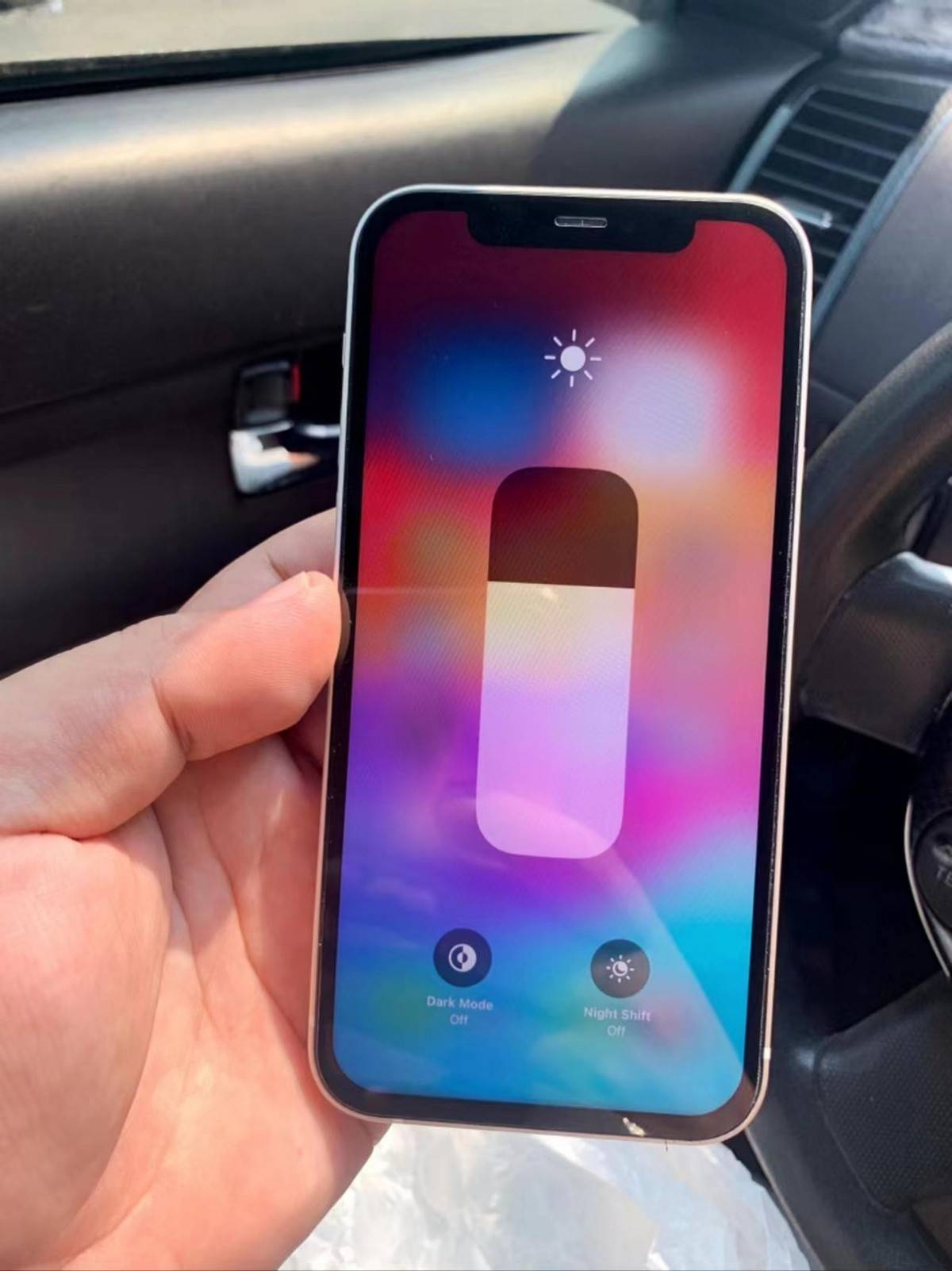 来说,选择二手的iphone 12 pro max提供了进入苹果生态系统的经济途径