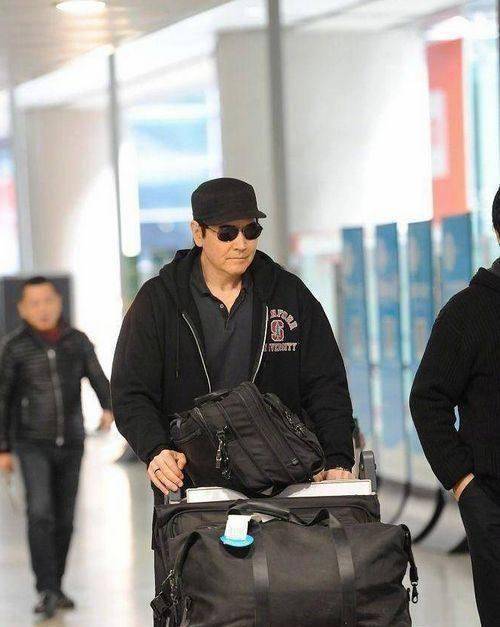 原创费翔近照老的让人心疼他可曾是几代人心中的男神