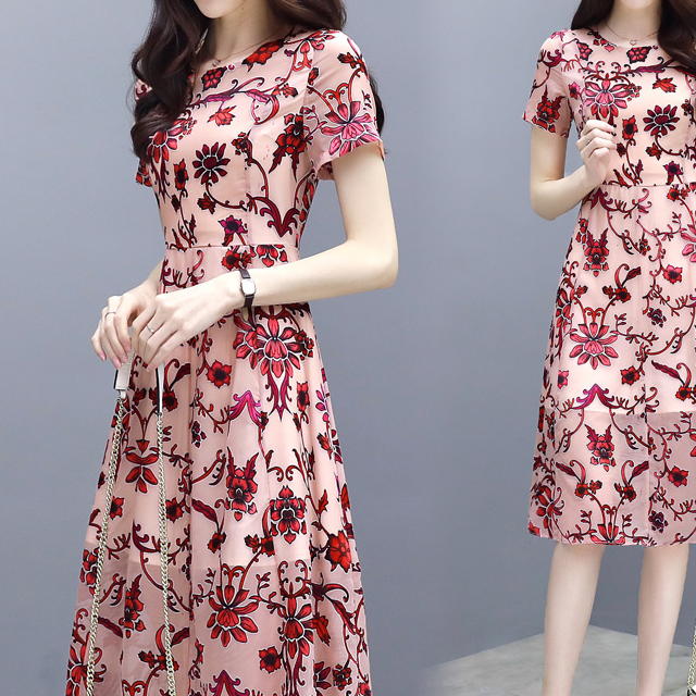 原创女人过了45岁别穿的太土气这几款连衣裙让你洋气又显年轻