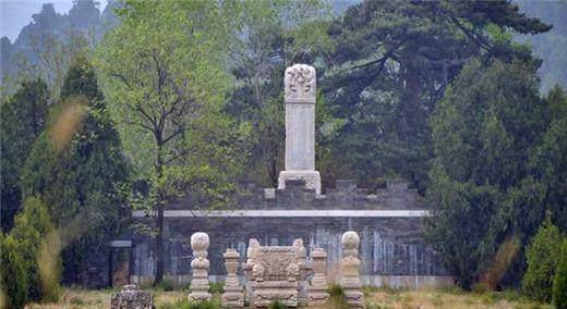 公元1644年,当崇祯听到起义军攻破北京外城的消息后,召见阁臣时悲叹