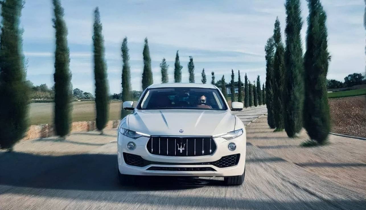 玛莎拉蒂送修,多出700公里和两条违章,修理工:赔你5千