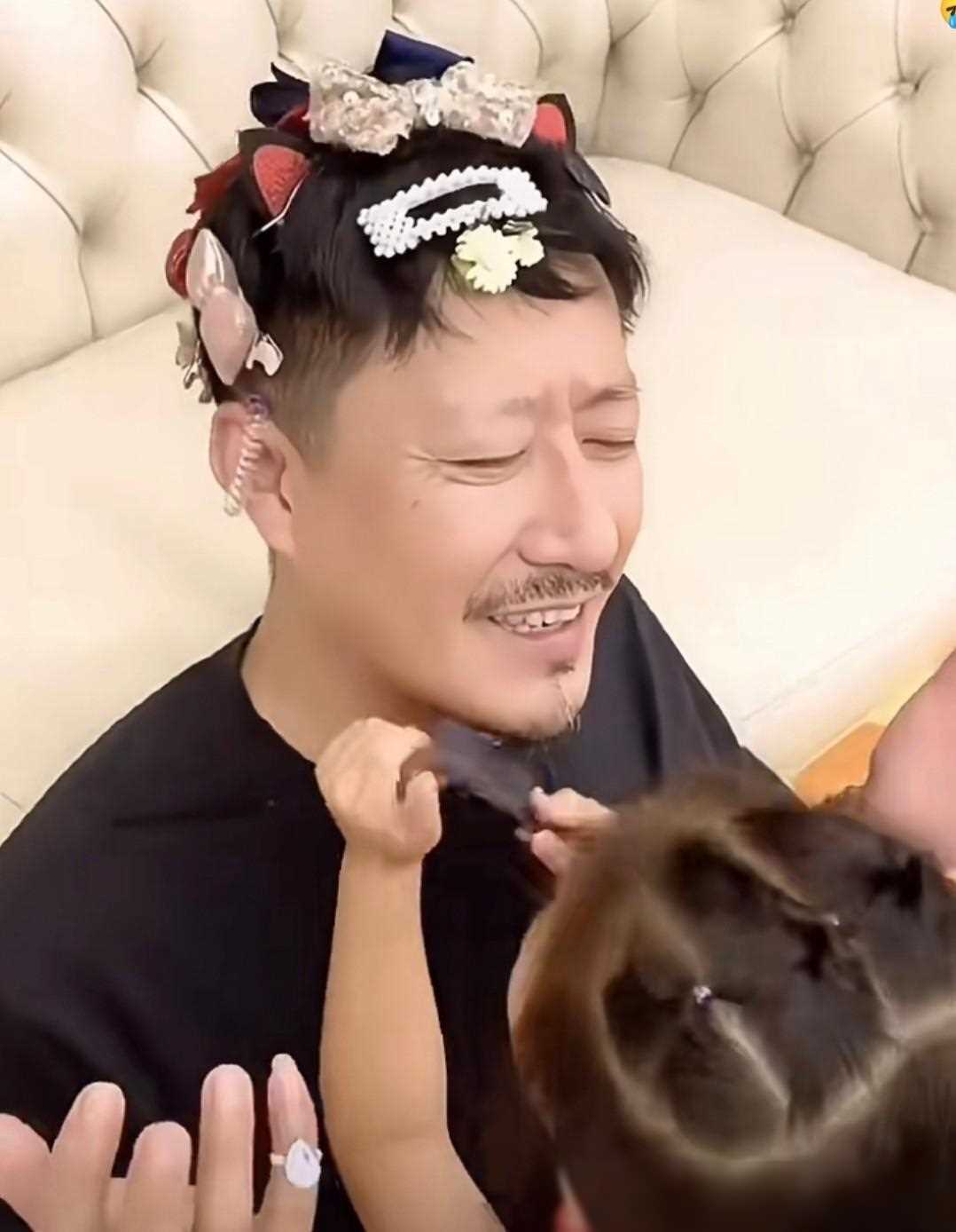 老父亲过上珠光宝气的生活之演员于震女儿成关键