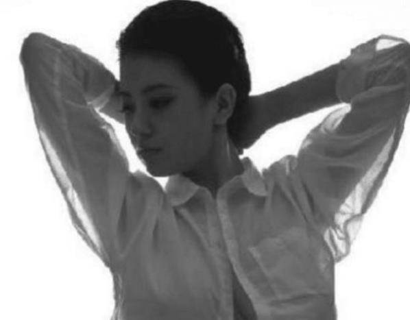 原创小助理被姜文一眼相中凭借半分钟镜头一炮而红如今却成了路人