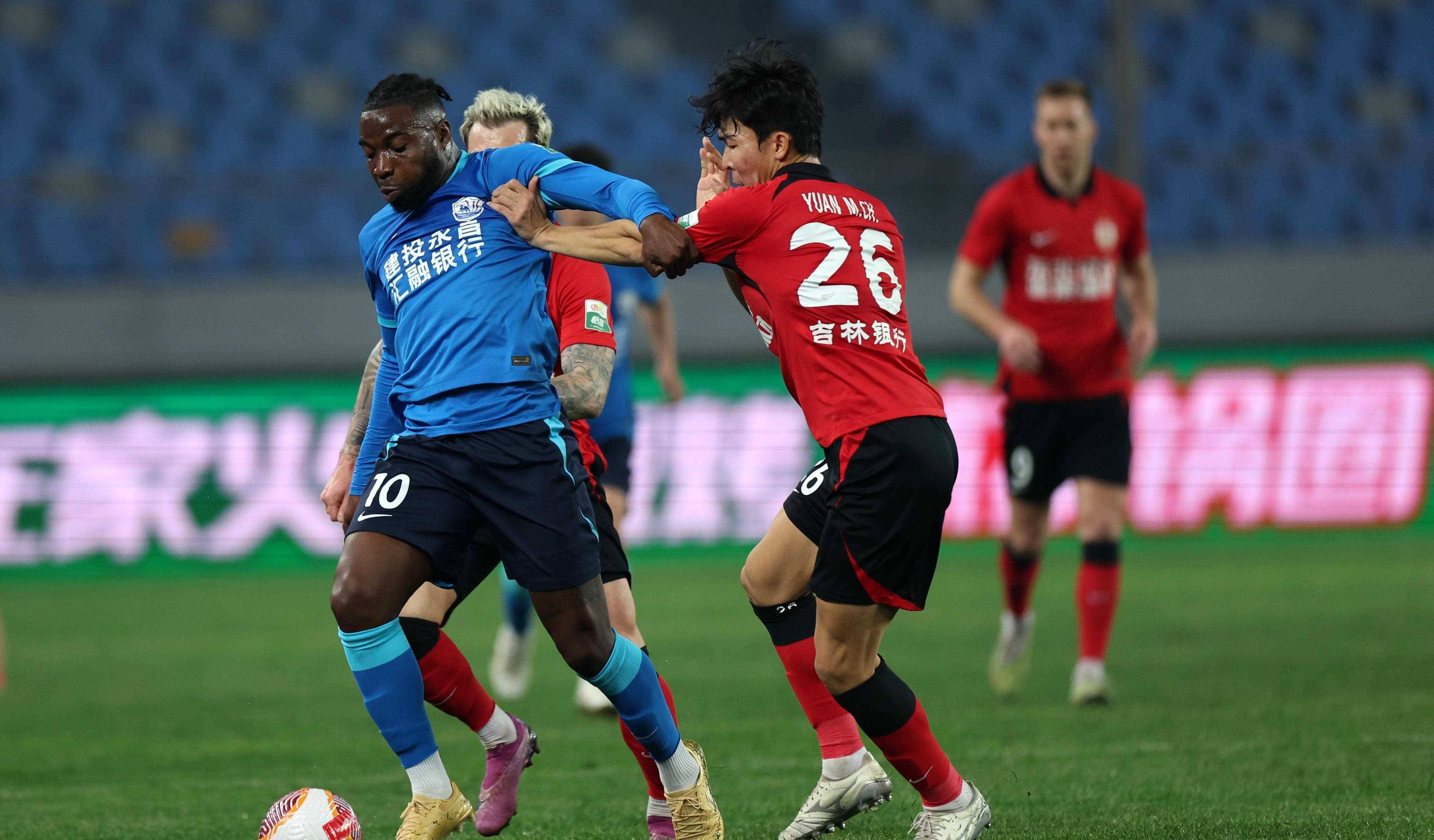 体育足球中超沧州雄狮胜长春亚泰
