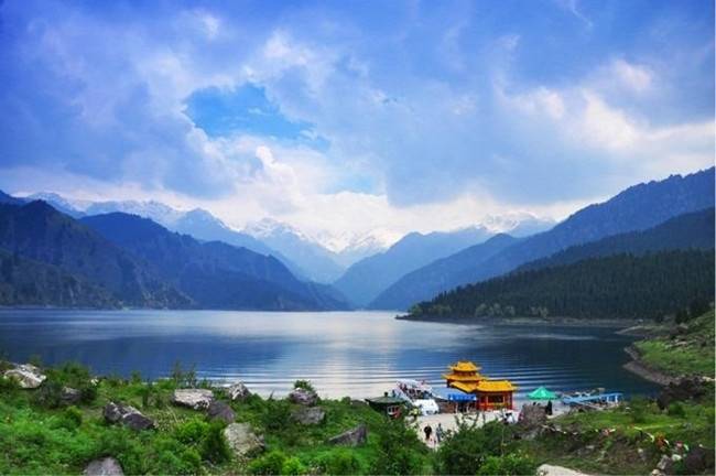 去新疆旅游7天有哪些必玩景点推荐,新疆7日游路线怎么走好,看完