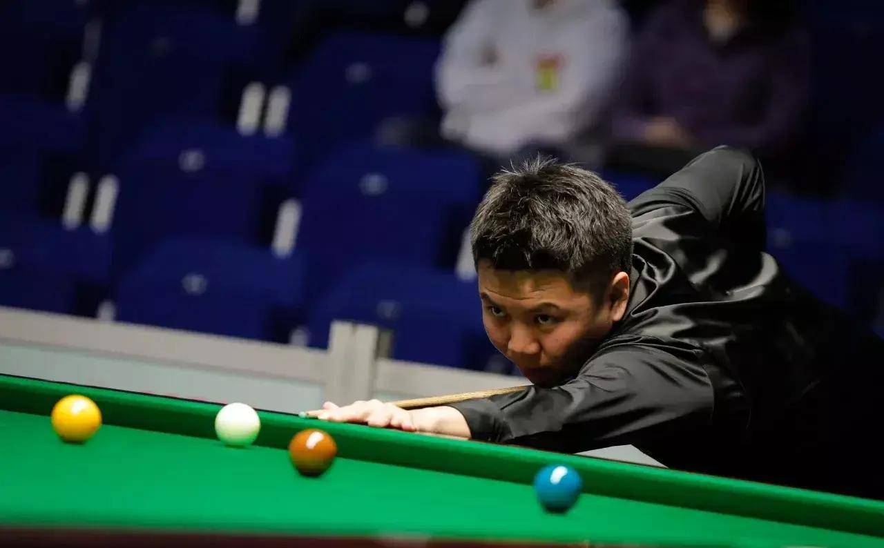 世界冠军险胜,周跃龙10-0横扫卡希尔,袁思俊晋级_斯诺克_希思科特