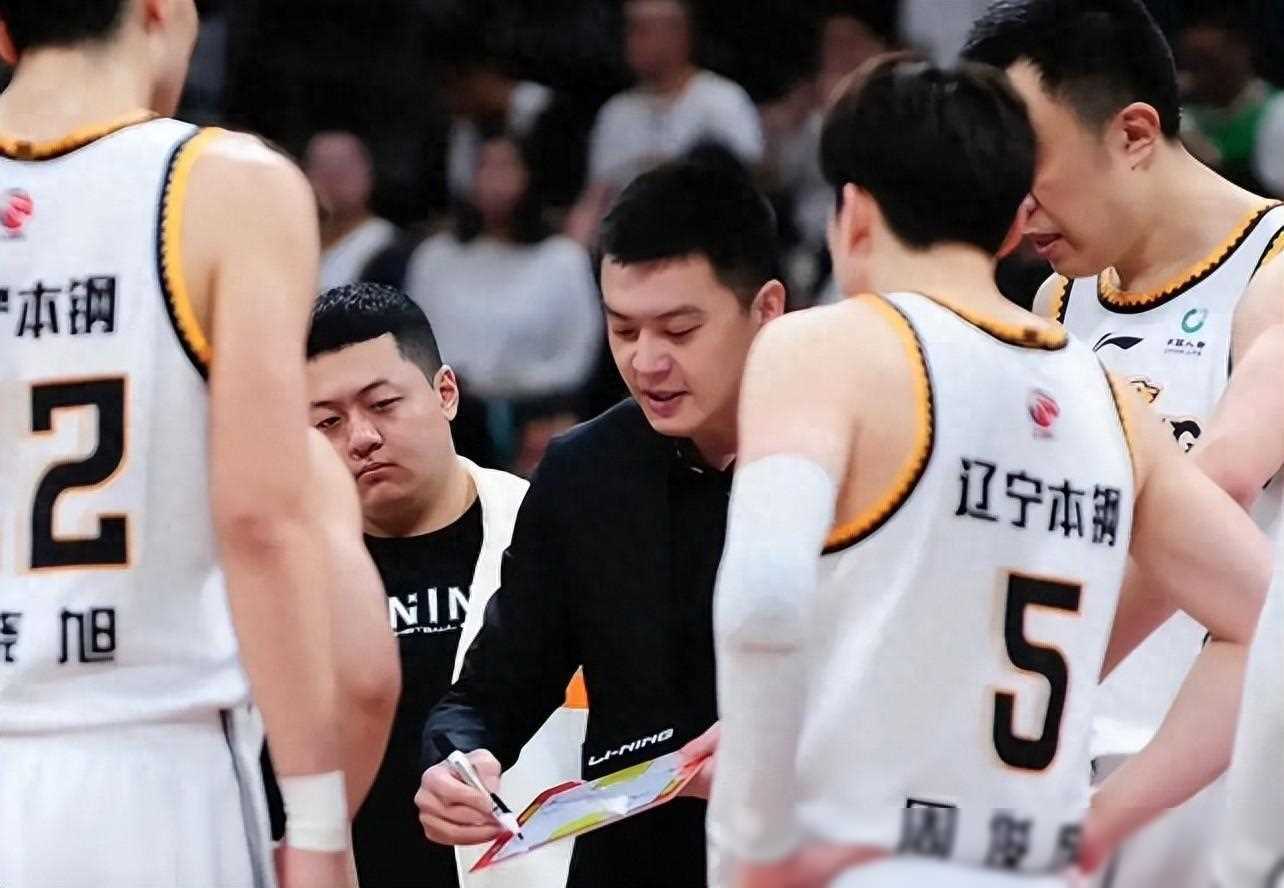 原创辽篮新动态2米15内线驰援三人特训开启郭艾伦迎利好消息