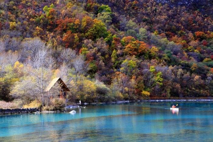 到了四川成都,九寨沟,黄龙,川主小镇,叠溪海子,藏寨等,四川旅游5天