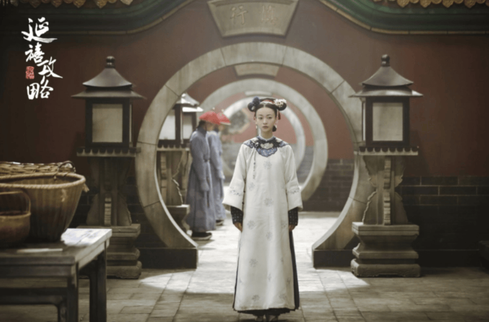 魏璎珞看不下去,不过她并没有着急求情,首先是注意到了小宫女手上的