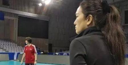 巩俐饰演的郎平简直是还原度太高真是做足了功课