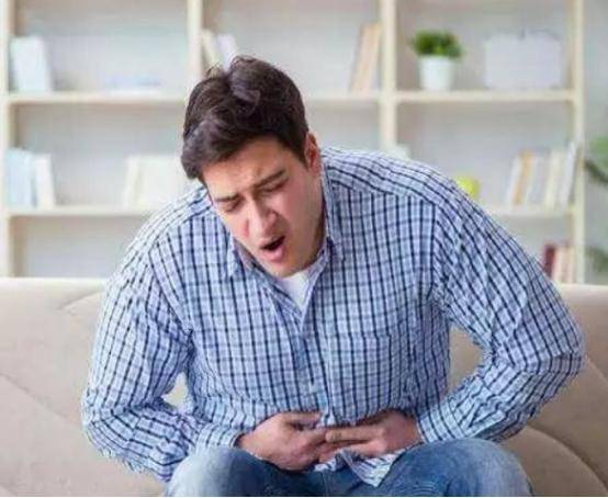 胃癌不痛不痒医生提醒饭后如果存在4个表现建议尽早做胃镜