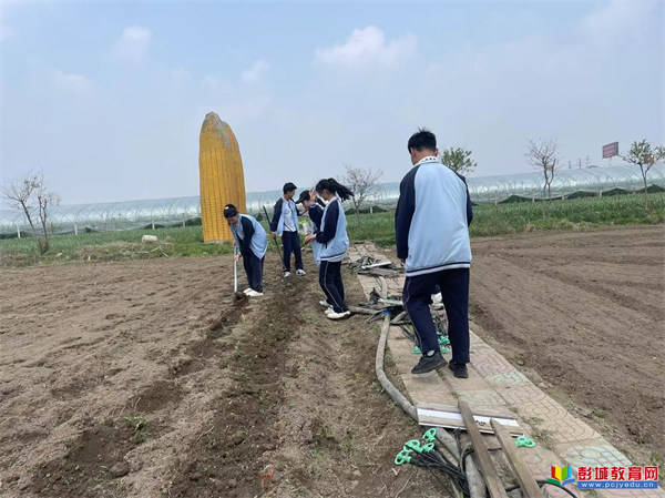 体验促感悟,研学助成长——贾汪区英才中学组织学生开展春季研学活动