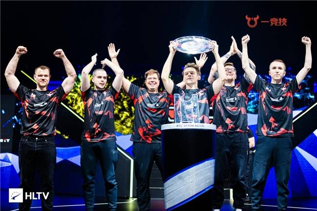 拿到4个冠军,其中包括至少一个冠军赛的冠军(即iem卡托维兹,iem科隆