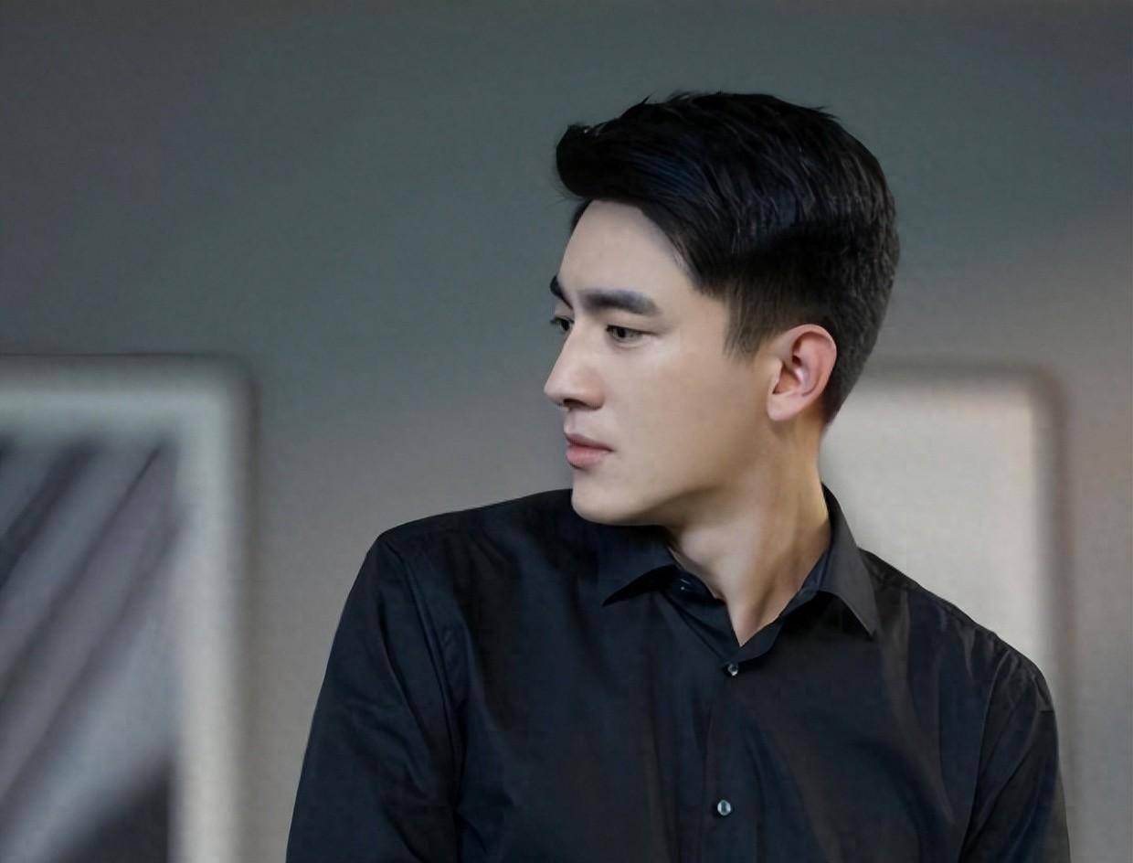 原创林更新凭与凤行翻红了吗他下部剧的女主比赵丽颖还有热度