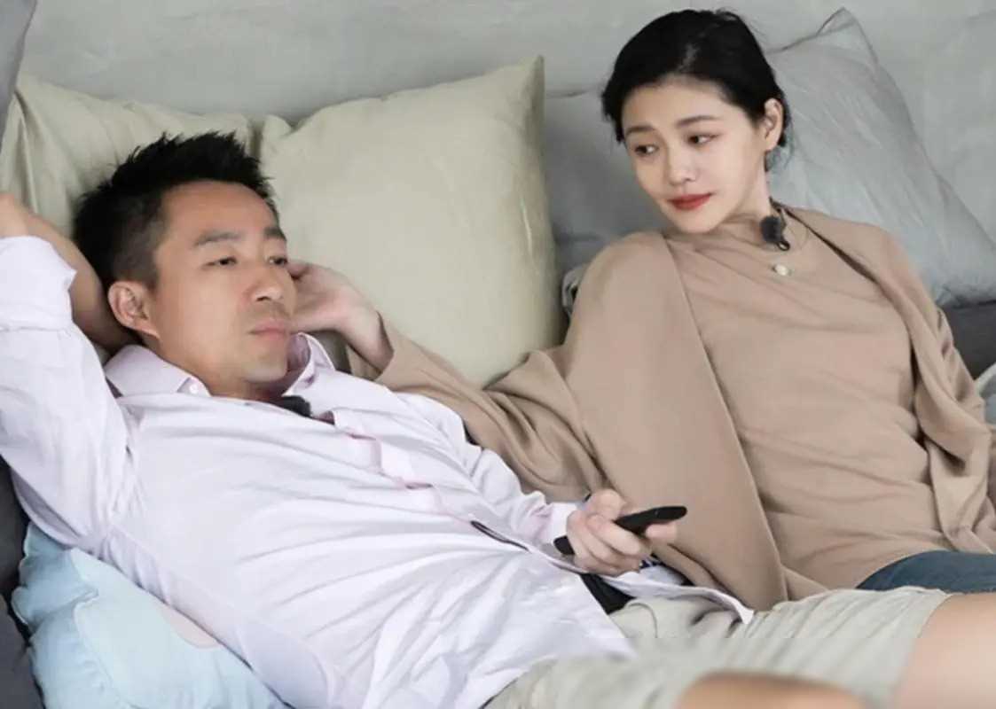 玥儿心碎大哭被妈妈大s困在家中小菲立场坚定不准出门