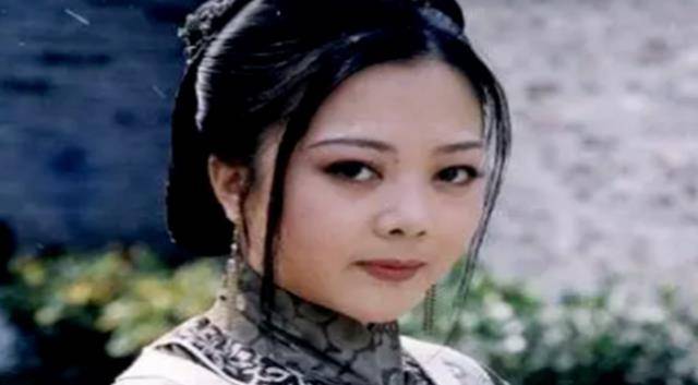 经过一年的调查,梁丽终于洗脱了嫌疑,但是因为之前牵涉到这场特大案件