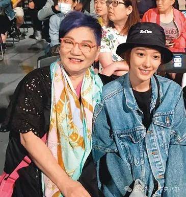 原创都在劝黄子佼老婆离婚就连媒人也开始后悔自责了