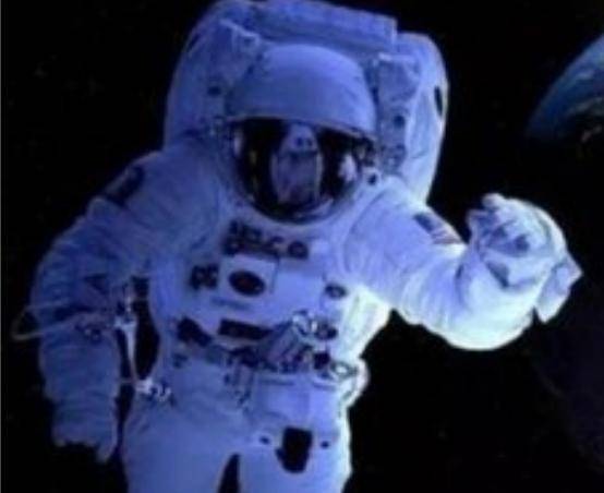 杨利伟从太空回地球后,为何17年间很少公开露面了,他在忙什么?_航天_