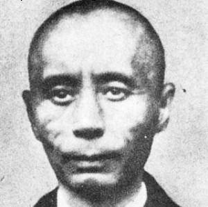 原创儿子入狱母送毒饭劝其吃完被退后出狱当省长老母得知愤而自尽