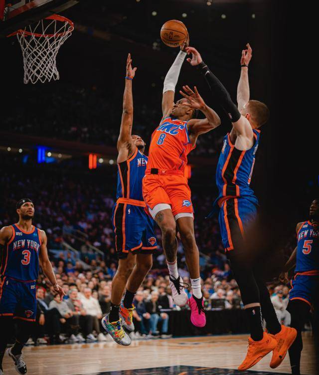 原创雷霆奇迹再现勇夺西部分区第一最年轻传奇绽放