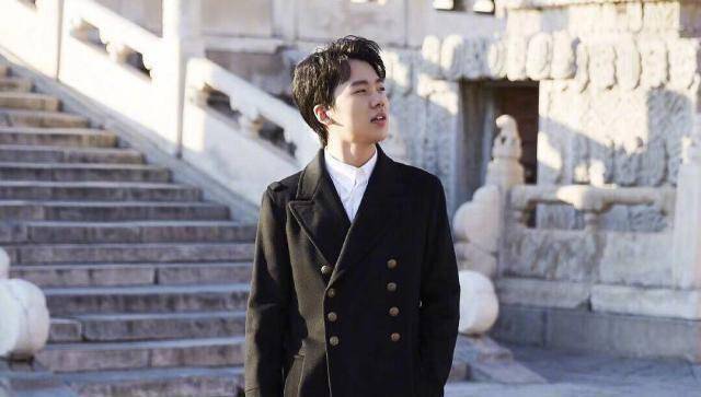 原创郭麒麟开豪车上热搜郭德纲儿子终于有了富二代的排面