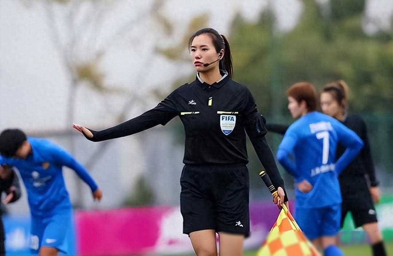 四川女裁判即将闪亮登场第一人将首次亮相中超
