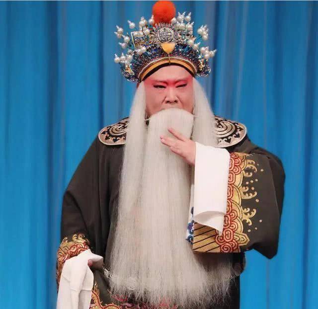 原创郭德纲体制外赔本唱京剧王珮瑜作为体制内京剧演员综艺弘扬京剧