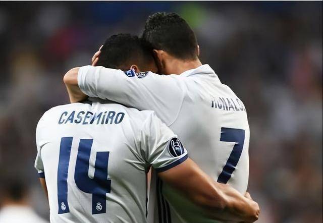 恭喜c罗曼联强势报价皇马1亿求购卡塞米罗琼阿梅尼偷着乐