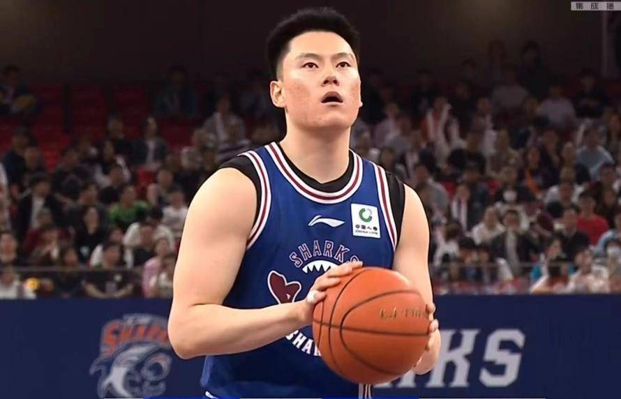 原创上海男篮202暴击北京闫鹏飞158李弘权1244范子铭独木难支