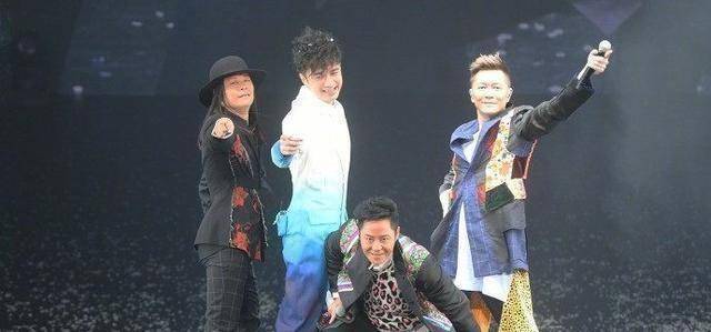 原创古巨基发文透漏伤情晒众多明星站台图刘德华拍照皮一下真搞笑