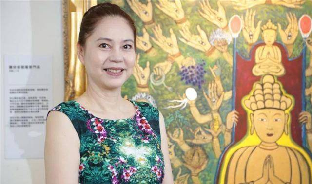 可以理解胡娜为了增强自己的能力,选择当时更加强大也有更多机遇的