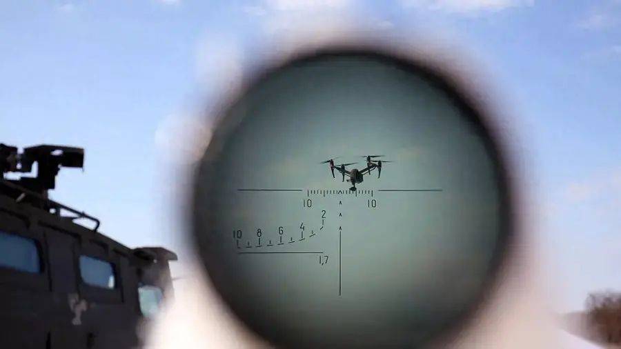 俄军无可奈何,困局无解,普京或取消今年阅兵_乌军_无人机_预警机