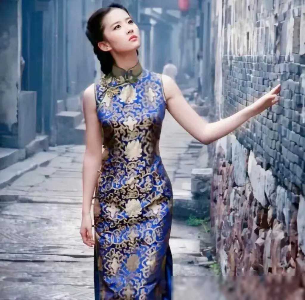 刘亦菲旗袍造型如水墨画般的风华绝代尽显高贵与典雅