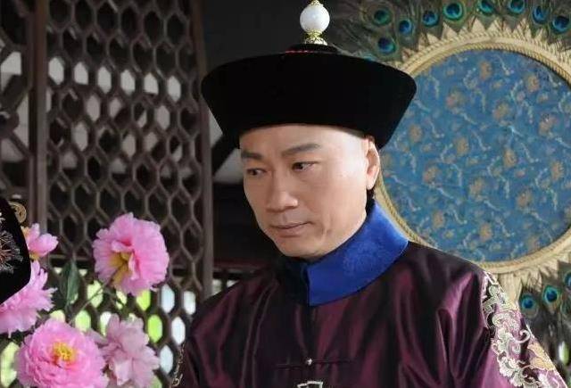 而慈禧太后和慈安太后也一同垂帘听政,开始了对清朝朝政的实际掌控