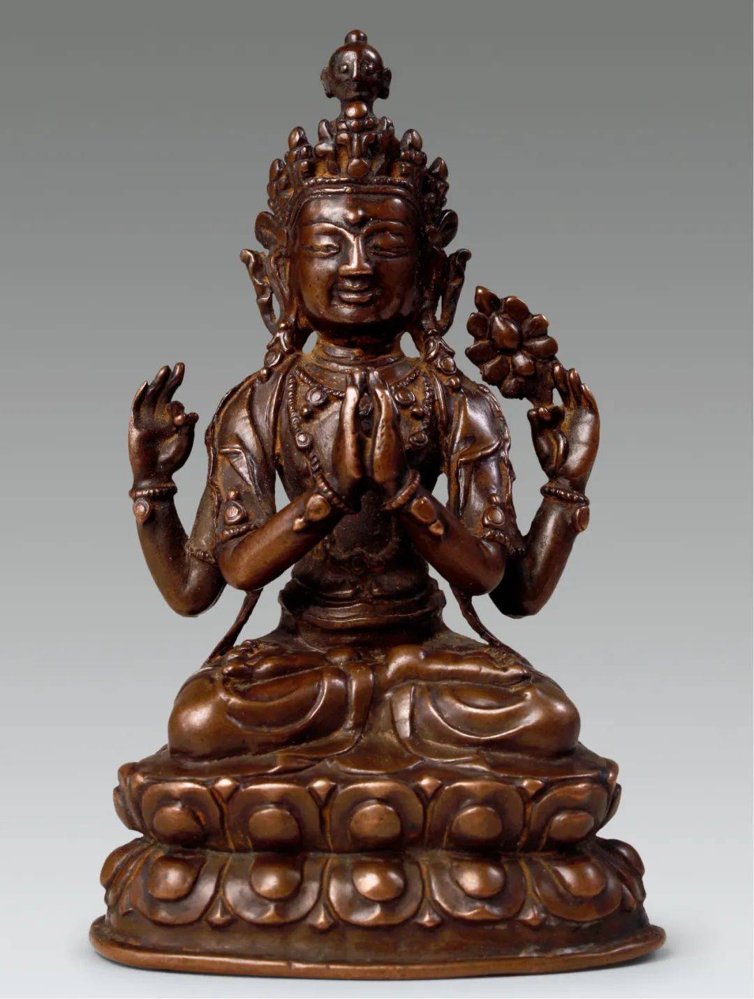 是雪域西藏的守护神,与文殊菩萨,金刚手菩萨合称佛教密宗事部三怙主