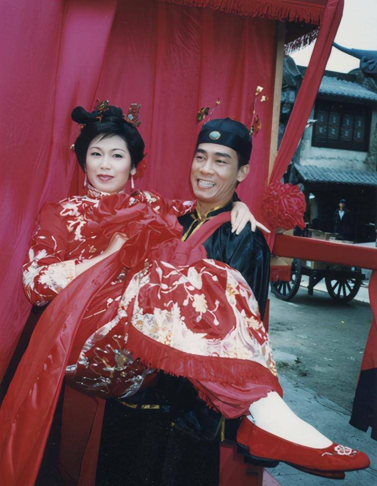 新《鹿鼎记》7位老婆一张脸,看看陈小春版,不是绝色却各有时尚