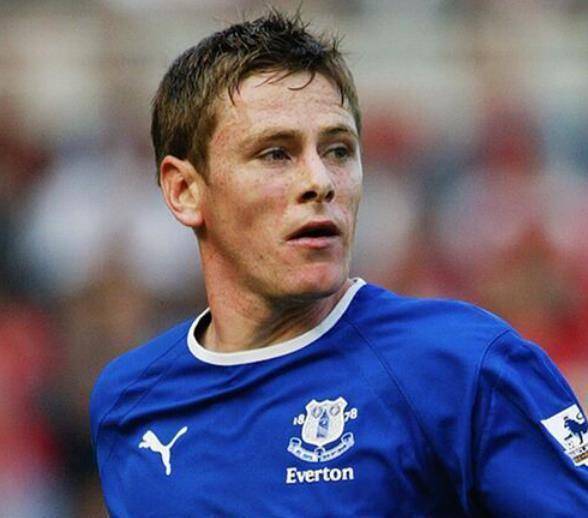 国足主帅李铁当年埃弗顿队友,还有哪些人如今也当了教练?