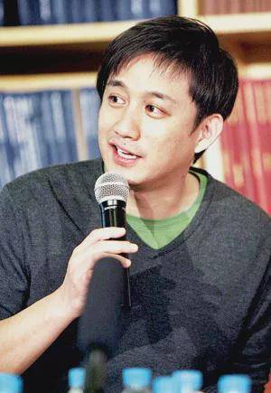 邓超当年考北电,邓超一脸兴奋进去,老师:我就说吧,这孩子嘴歪