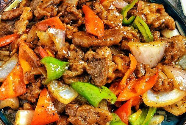 黑椒牛肉:辣而不燥,香醇可口