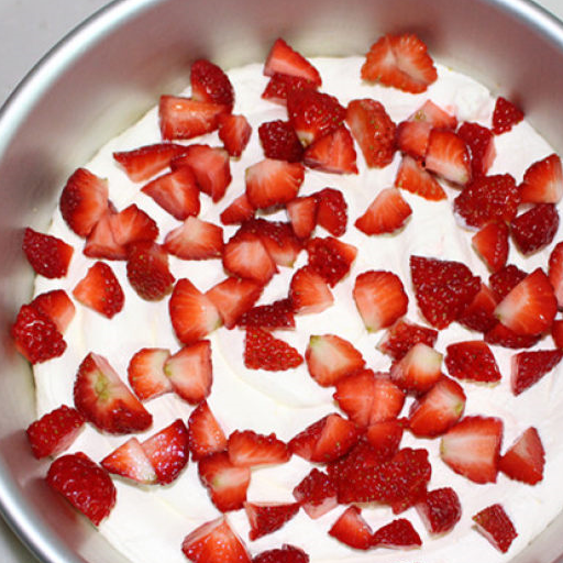 原创草莓奶酪蛋糕吃着甜而不腻做法简单到没朋友