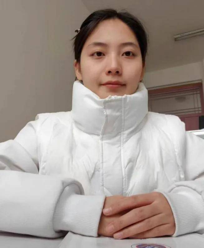 赵瑾瑶所谓教师:教书育人,身正为范,德高为师.