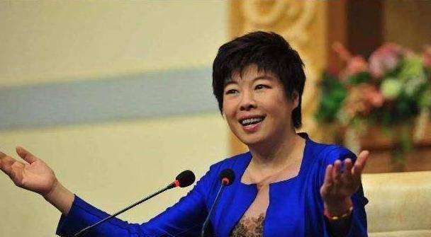 于丹的国学水平,究竟如何?老梁的解释略显肤浅,陈丹青揭露本质