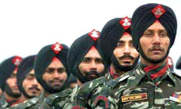 印度士兵钟爱裹头巾难道头巾比头盔更有用