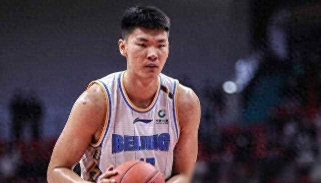 北京错签顶薪中锋,被王哲林完爆,大合同还有3年_比赛_范子铭_内线