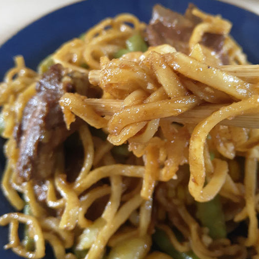 家常焖面,筋道好吃,口感丰富,小朋友都能吃1大盘