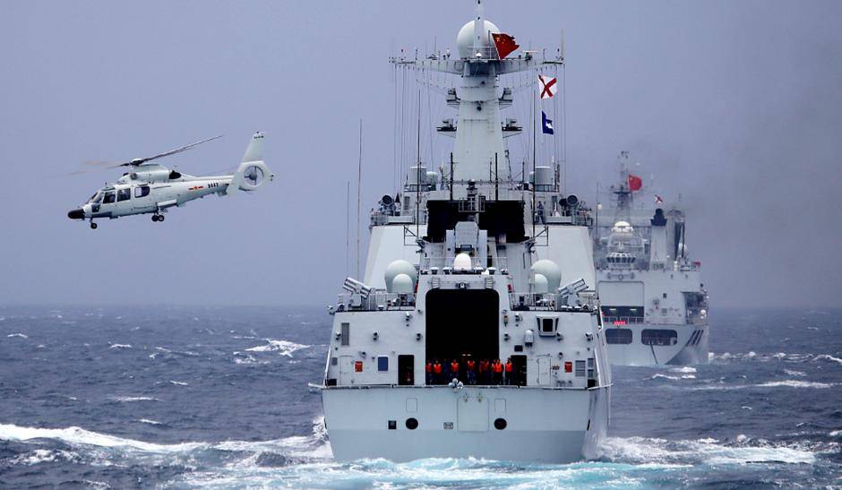 原创中国出动军舰撤侨警示牌上写有19个字让武装分子始终不敢靠近