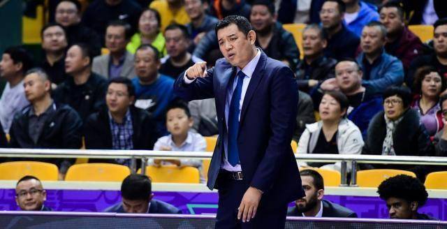 昔日王炸出击全赢了,他23分18板,他15分13助_巩晓彬_山东_梅斯