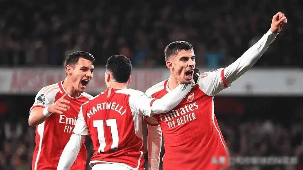 原创阿森纳负阿斯顿维拉失前二利物浦也输球曼城今晚狂欢