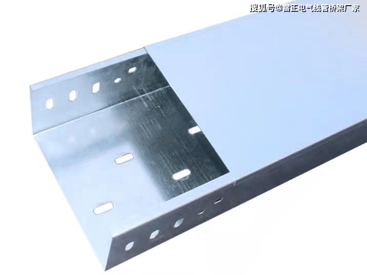 桥架本身由一系列相互连接的托盘组成,这些托盘可以水平或倾斜地安装