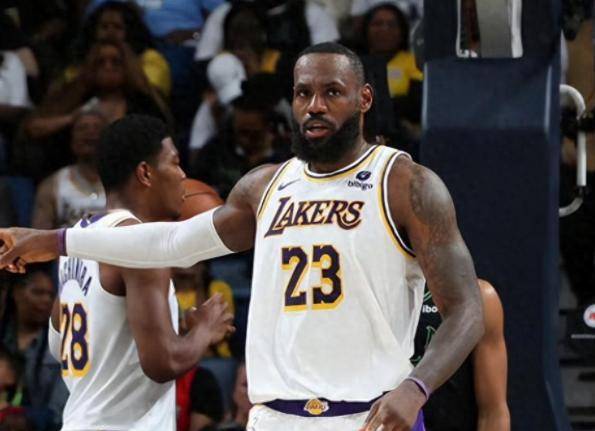 nba历史最强阵容联手时能取得82连胜?_进攻_邓肯_奥拉朱旺